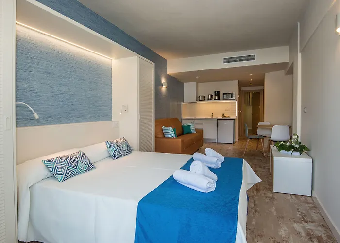 Hovima La Pinta Beachfront Family 4* 아데제