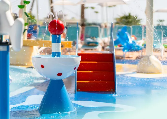 Hotel Hovima La Pinta Beachfront Family