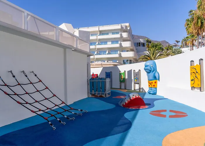Hovima La Pinta Beachfront Family Hotel 4*