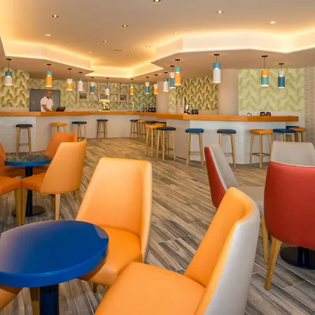 Hovima La Pinta Beachfront Family Szálloda Costa Adeje (Tenerife)