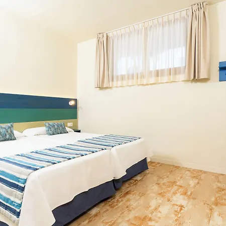 Hovima La Pinta Beachfront Family Szálloda 4*