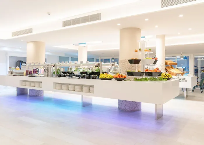 Hotel Hovima La Pinta Beachfront Family 4*