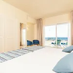 Hovima La Pinta Beachfront Family فندق
