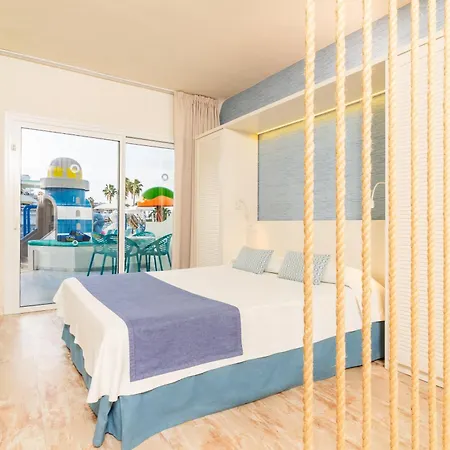 Hovima La Pinta Beachfront Family أذيخي