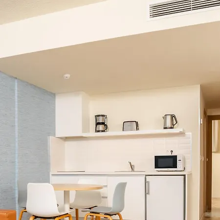 Hovima La Pinta Beachfront Family Hotel 4*