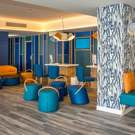 Hotel Hovima La Pinta Beachfront Family