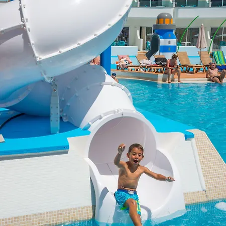 Hovima La Pinta Beachfront Family 4*