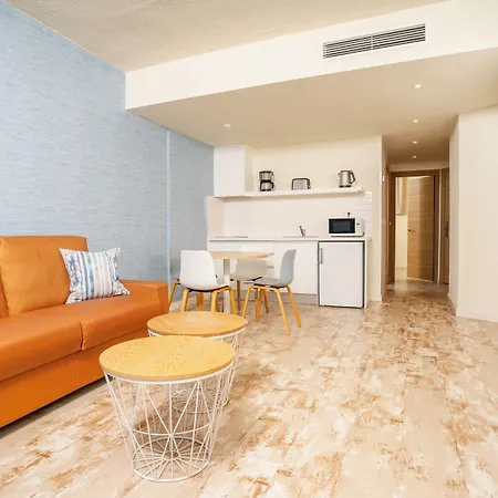 Hovima La Pinta Beachfront Family 아데제