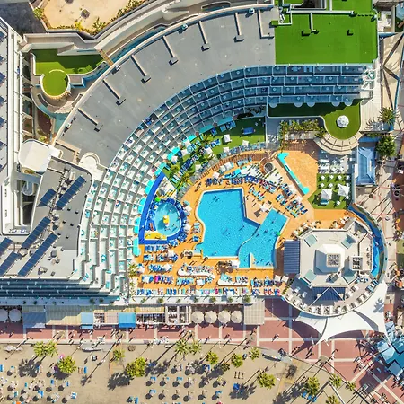 Hovima La Pinta Beachfront Family Hotel 4*