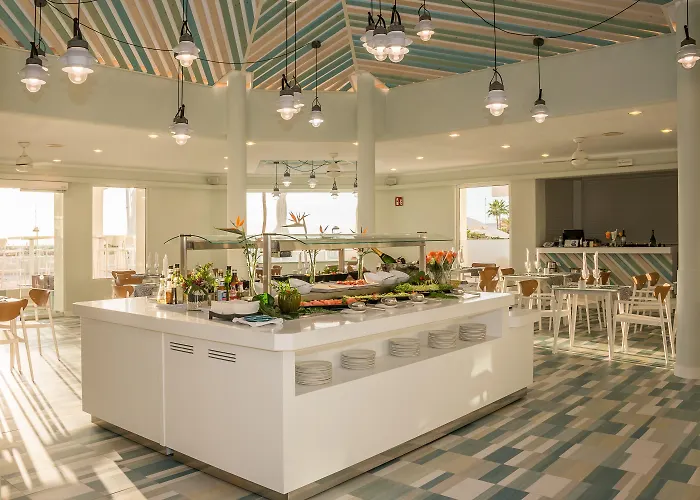 Hovima La Pinta Beachfront Family Hotel