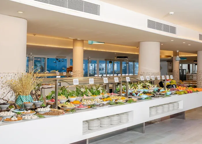 Szálloda Hovima La Pinta Beachfront Family 4*