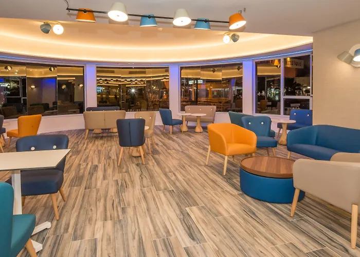 Szálloda Hovima La Pinta Beachfront Family 4*