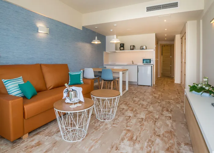 Szálloda Hovima La Pinta Beachfront Family 4*