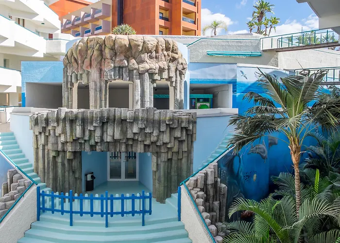 Hovima La Pinta Beachfront Family Hotel 4*